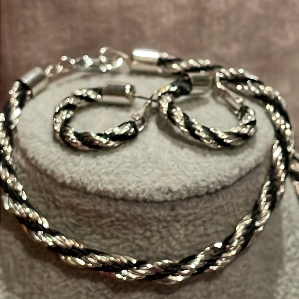 Necklace Bracelet & Earrings Set Silver and Black